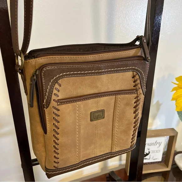 BOC Born Concept Crossbody Leather Purse Multiple Pockets Tan & Brown - Picture 2 of 6